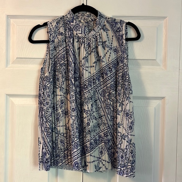 Pleated flowy top from H&M. Blue, white, purple. Size S. Button and keyhole. - Picture 1 of 3